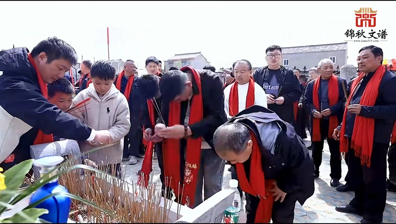 張氏頒譜祭祖圖6